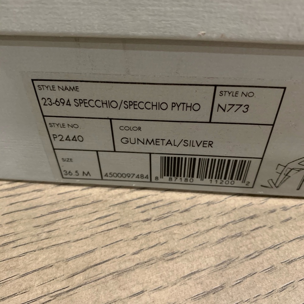 Shoes - Picture 5 of 6